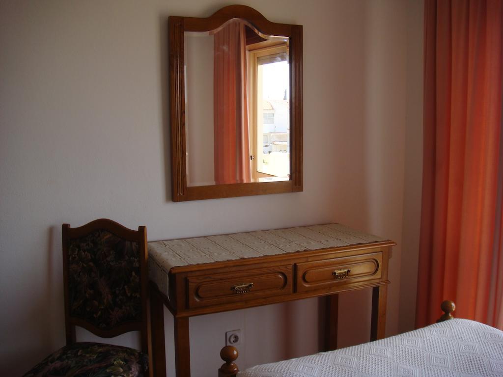 Apartamentos Sonybell Albufeira Habitación foto